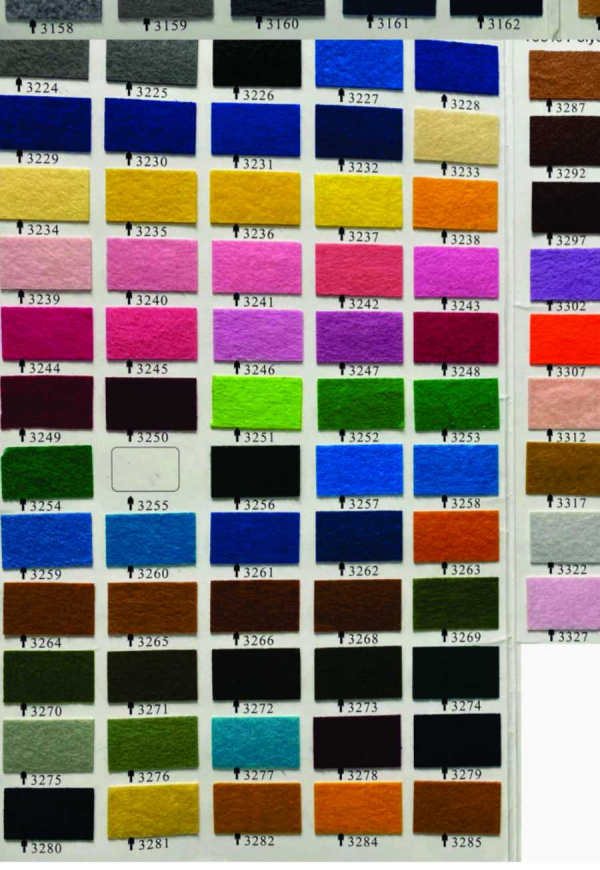 Här är bild tre för olika färger på filtyger att välja mellan när man ska ha broderade tygmärken.