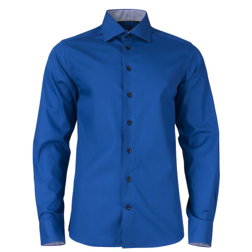 En bild på en djupblå skjorta av märket Harvest and Frost.